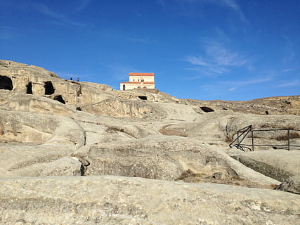 Georgien, gammel, templer, Mtskheta, gamle templer, historie, arkitektur, bygget struktur, gamle civilisation, ingen mennesker, himmel, fortiden, natur, blå, sollys, dag, bygning udvendig, rejsemål, jord, rejse, miljø, scenics - natur, landskab, udendørs, klima, tørt klima, arkæologi, 2K, CC0, offentligt domæne, royaltyfrie