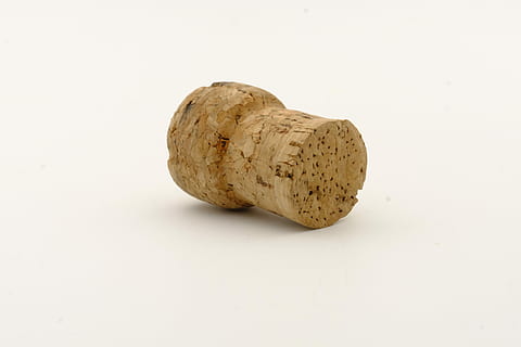 kurk, spul, sluiting, deksel, wijnkurken, eten en drinken, studio opname, witte achtergrond, voedsel, uitknippen, enkel object, kurk - stop, binnenshuis, gezond eten, geen mensen, drinken, detailopname, stilleven, welzijn, versheid, wijn kurk, wijn, eenvoud, alcohol, groente, rode wijn, 5K, CC0, publiek domein, royaltyvrij