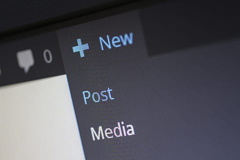 Nouveau, screengrab post média, poster, option, la fenêtre, cms, wordpress, système de gestion de contenu, éditorial, contenu, le web, l'Internet, Blog, télécharger, médias, commentaires, écran, créer, laisser, publier, publication, personne, fermer, journée, cadran d'horloge, La technologie, la communication, Technologie sans fil, texte, espace de copie, moniteur d'ordinateur, affaires, à l'intérieur, ordinateur, écriture occidentale, équipement informatique, écran de l'appareil, lien, symbole, super gros-plan, nombre, téléphone portable, icône de l'ordinateur, 4K, CC0, domaine public, libre de droits