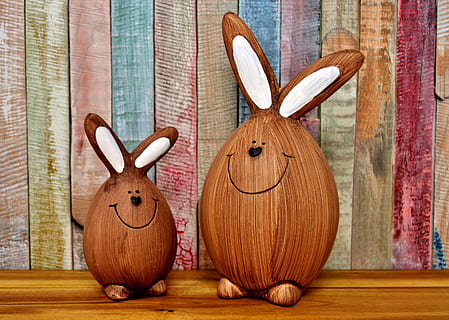 Două, decor de iepuraș brun și alb, Paști, iepurașul de Paște, figura, amuzant, Paste Fericit, figuri de Paști, iepure de câmp, decor de Paști, text dom, drăguţ, vacanţă, celebrare, lemn - material, iepure - animal, animal, animale tematice, reprezentarea animalelor, în interior, mamifer, reprezentare, nici o persoana, distracţie, eveniment de vacanță, umor, creativitate, artă și sculptură, maro, ambarcațiune, 5K, CC0, domeniu public, fără drepturi de autor