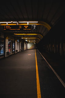 treinstation, tonen, bewegwijzering, grijs, beton, leeg, tunnel, gebouw, spoor, trein, metro, teken, aantal, richting, instructie, concept, experimenteel, architectuur, verboden terrein, pc behang, pc, android, imac, iphone, ipad, io, reclame, vervoer, de weg vooruit, ingebouwde structuur, verlicht, spoorwegstation platform, geen mensen, spoor transport, wijze van transport, openbaar vervoer, architectonische kolom, plafond, nacht, binnenshuis, symbool, perspectief verminderen, lang, 5K, CC0, publiek domein, royaltyvrij