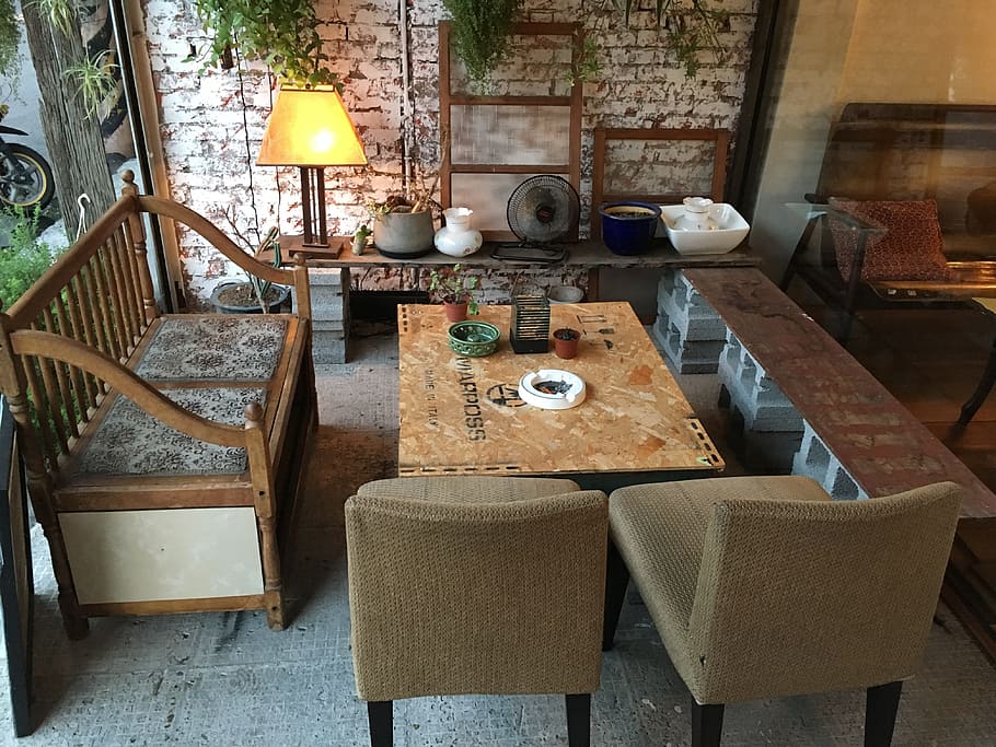 Seconda mano, bar, antico, in casa, nessuno, giorno, sedia, posto a sedere, tavolo, assenza, ristorante, attrezzatura per l'illuminazione, vista dall'alto, stanza domestica, attrezzature domestiche, mobilia, legno - materiale, interno di casa, architettura, casa, attività commerciale, Lavello, natura morta, lampada elettrica, ambientazione, 4K