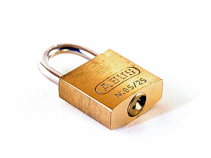 castell, cadenat, coronament, un autobús, completat, color daurat, riquesa, Finances, inversió, estalvis, or, fons blanc, bloqueig, tallar, seguretat, metall, negocis, cap gent, primer pla, còpia espai, text, protecció, a l'interior, tir de l'estudi, luxe, 1080P, CC0, domini públic, lliure de regalies