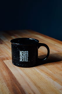 negru, nu, rezolva, ceramică, halbă, maro, de lemn, masa, citat, afirmație, ceașcă, lemn, cană de cafea, cafea - băutură, lemn - material, băutură, mancare si bautura, text, în interior, nici o persoana, studio shot, natură moartă, western script, comunicare, a închide, cafea, gustare, prospeţime, să se concentreze asupra primelor elemente, vedere în unghi mare, rumegus, băuturi nealcoolice, 4K, CC0, domeniu public, fără drepturi de autor