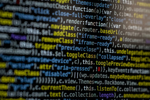 fermer, photo, tourné, ordinateur, moniteur, code informatique, Logiciel, code, programme, écran, scénario, nombre, numérique, type, code source, ingénieur logiciel, science, la programmation, programmeur, php, l'Internet, html, afficher, développeur, cyberespace, La technologie, lien, mise au point sélective, la communication, moniteur d'ordinateur, Les données, équipement informatique, texte, arrière-plans, multi couleur, personne, plein cadre, dans une rangée, à l'intérieur, complexité, Langage informatique, codage, 5K, CC0, domaine public, libre de droits