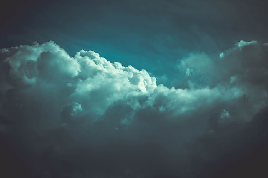 Cumulus-Nimbus-Wolken, Textur, Himmel, Wolken, Wind, Sturm, Wetter, Foto, Nebel, nach vorne, dramatisch, Winter, Trübung, Luft, wolkig, Licht, Natur, wolke - himmel, Schönheit in der Natur, Wolkengebilde, Szenen - Natur, keine Leute, Hintergründe, bedeckt, Ruhe, Dramatischer Himmel, Sturmwolke, draußen, idyllisch, Umgebung, launischer Himmel, Blau, Meteorologie, Klima, Weichheit, bedrohlich, 5K