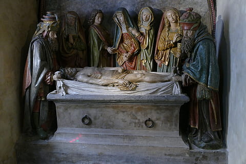 billede, statue, Kristus, graflegging, religion, kirke, kunst, skulptur, historie, salers, Frankrig, menneskelig repræsentation, repræsentation, Kunst og håndværk, spiritualitet, arkitektur, tro, mandlig lighed, sted for tilbedelse, kreativitet, indendørs, bygget struktur, håndværk, bygning, ingen mennesker, alter, religiøst udstyr, 5K, CC0, offentligt domæne, royaltyfrie