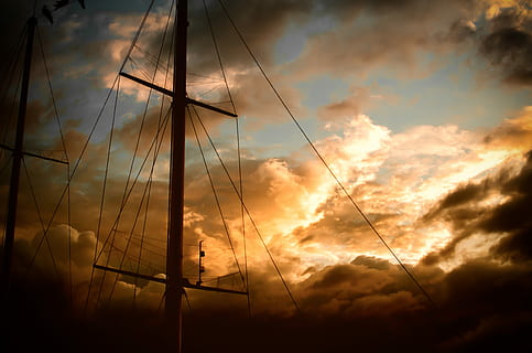 boot, lichaam, water, gouden, uur, silhouet, elektrisch, post, zonsondergang, mast, wolk, schip, zeil-, hemel, draad, zonsopkomst, tuigage, zee, zon, het zeilen, dom, zeilboot, wolk - lucht, geen mensen, natuur, kalmte, nautisch schip, rustige scène, lage hoekweergave, schoonheid in de natuur, pool, schemer, scenics - natuur, wijze van transport, dramatische hemel, zonlicht, 4K, CC0, publiek domein, royaltyvrij