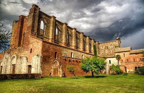 grå, betong, bygning, dagtid, ruin, kloster, hdr, sol, mørk, vær, tordenvær, grønn, italiensk, Toscana, tre, skyer, arkitektur, eldgammel, gammel, kirke, Religion, fra middelalderen, stein, landemerke, gotisk, historisk, Europa, bygge eksteriør, bygget struktur, sky - himmel, historie, fortiden, himmel, anlegg, gress, natur, plen, borg, reisemål, ingen folk, dag, utendørs, 5K, CC0, offentlig domene, opphavsrett gratis