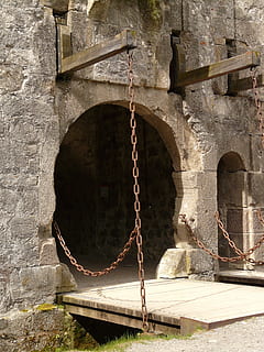 goal, castle gate, input, chains, castle, wall, drawbridge, built structure, architecture, arch, no people, wall - building feature, old, day, building exterior, rope, history, the past, well, outdoors, nature, window, metal, building, sunlight, chain, stone wall, 2K, CC0, public domain, royalty free