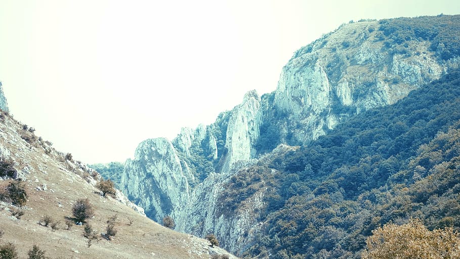 llunyà, foto, muntanya, muntanya alta, núvol, cel, cim, cresta, paisatge, naturalesa, vall, escenics, Serra, cap gent, dia, neu, temperatura de fred, hivern, escenics - natura, bellesa a la natura, escena tranquil·la, tranquil·litat, escena no urbana, medi ambient, rock, cel clar, vista d’angle baix, a l'aire lliure, cim de muntanya, formació, muntanya nevada, clima, 4K