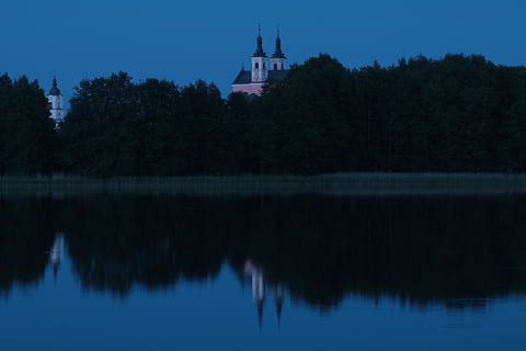 Kloster, Perücke, die Architektur, Reflexion, Wasser, Baum, Pflanze, See, Reiseziele, Natur, Himmel, Gebäudehülle, keine Leute, Ruhe, Schönheit in der Natur, gebaute Struktur, Szenen - Natur, Ufergegend, ruhige Szene, Gebäude, draußen, 5K, CC0, gemeinfrei, lizenzfrei