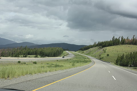 Canada, drum, nor - cer, transport, cer, plantă, direcţie, natură, Munte, semn, simbol, calea de urmat, scenice - natura, copac, scenă non-urbană, marcare, nici o persoana, marcajul rutier, frumusețe în natură, mediu inconjurator, drum de tara, în aer liber, diminuarea perspectivei, linia de separare, 4K, CC0, domeniu public, fără drepturi de autor