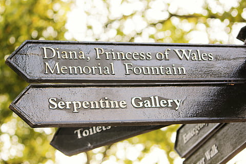 directory, direction, indicator, where, sign, famous Place, text, communication, focus on foreground, western script, day, no people, outdoors, close-up, memorial, history, information, the past, cemetery, architecture, information sign, guidance, grave, emotion, 4K, CC0, public domain, royalty free