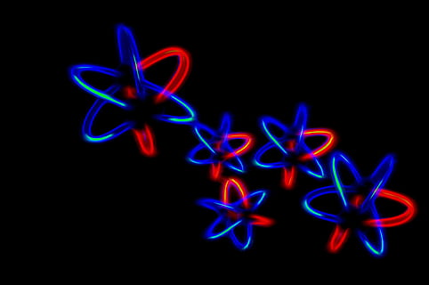 blu, rosso, illustrazione di luce al neon atom, astratto, neon, sfondo, luce, sfondo, luce, design, luminosa, colore, splendore, nero, energia, fondale, colorato, modello, decorazione, futuristico, raggiante, brillante, creativo, struttura, illuminato, fantasia, vivace, splendere, effetto, luccichio, scintillare, Magia, moderno, festivo, divertimento, magico, decorativo, barra fluorescente, vivido, luminosità, brillantemente, stelle, strutturato, sfondi, fascino, illuminazione, contemporaneo, concetti, fotografia, luci, luce al neon, colore nero, giallo, sfondo nero, nessuno, girato in studio, movimento, multicolore, attrezzatura per l'illuminazione, notte, creatività, colore vibrante, copia spazio, in casa, celebrazione, movimento sfocato, neon colorato, viola, 4K, CC0, dominio pubblico, privo di copyright