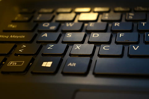 sort, tastaturtaster, selektiv, fokus foto, tastatur, computing, videnskab, nøgler, sangtekster, computer tastatur, computerudstyr, computer, tekst, teknologi, computer del, computer nøgle, meddelelse, brev, forbindelse, trådløs teknologi, alfabet, tæt på, indendørs, bærbar, ingen mennesker, selektiv fokusering, sort farve, belyst, trykknap, 5K, CC0, offentligt domæne, royaltyfrie