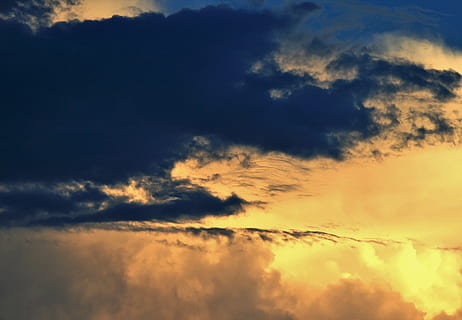 cel, fosc, posta de sol, núvols, brillar, or, groc, núvol - cel, bellesa a la natura, escenics - natura, cloudscape, cel dramàtic, naturalesa, tranquil·litat, cap gent, fons, escena tranquil·la, idíl·lic, color taronja, por, tempesta, medi ambient, vista d’angle baix, a l'aire lliure, vent, meteorologia, resum, brillant, 2K, CC0, domini públic, lliure de regalies