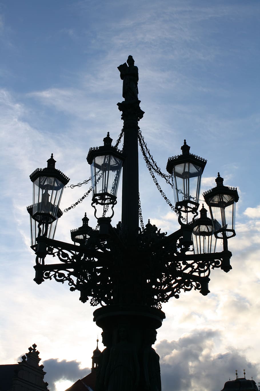 llum, candelabro, il·luminació, praga, República Txeca, cel, núvol - cel, vista d’angle baix, arquitectura, naturalesa, cap gent, estructura construïda, silueta, a l'aire lliure, llum del carrer, escultura, art i artesania, carrer, equips d’il·luminació, turisme, història, posta de sol, destinacions de viatge, el passat, viatjar, ornamentat, 4K