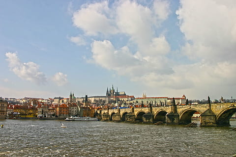ponte, vecchio, architettura, fiume, attraversamento, cross-over, urbano, paesaggio urbano, cielo, nuvole, folyó, felho, híd, struttura costruita, acqua, città, esterno dell'edificio, nuvola - cielo, mezzi di trasporto, lungomare, ponte - struttura fatta dall'uomo, connessione, natura, costruzione, nave nautica, giorno, destinazioni di viaggio, ponte ad arco, all'aperto, nessuno, aereo passeggeri, 2K, CC0, dominio pubblico, privo di copyright