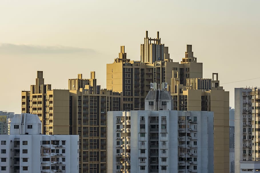 Antenne, Fotografie, Stadtgebäude, Weiß, Gelb, die Architektur, architektonisch, Gebäude, Gebäudekomplex, Wohnung, Sonnenuntergang, Wohngebäude, Wohnung außen, golden, goldenes Licht, Sonnenuntergangsstunde, Detail, Muster, Gebäudehülle, gebaute Struktur, Stadt, Himmel, Bürogebäude außen, Wohngegend, Wolkenkratzer, Stadtbild, modern, keine Leute, Natur, städtische Skyline, große Höhe, Turm, Büro, draußen, Landschaft, Finanzviertel, Luxus, 5K