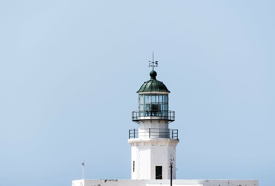 aèria, vista, far, arquitectura, edifici, infraestructura, blau, cel, mar, torre, estructura construïda, exterior de l'edifici, cel clar, orientació, còpia espai, cap gent, naturalesa, direcció, dia, seguretat, protecció, vista d’angle baix, a l'aire lliure, fletxa, 5K