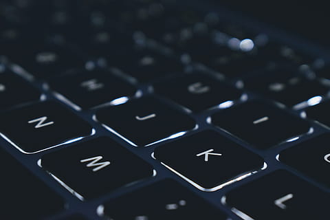 tastatur, computer, nøgler, sangtekster, transportabel, teknologi, bærbar, computing, mac, skærm, pc, åben computer, macbook, computer tastatur, computerudstyr, computer nøgle, meddelelse, computer del, trådløs teknologi, tæt på, forbindelse, ingen mennesker, indendørs, tekst, belyst, computer netværk, forretning, fuld ramme, brev, computer kriminalitet, global kommunikation, 5K, CC0, offentligt domæne, royaltyfrie