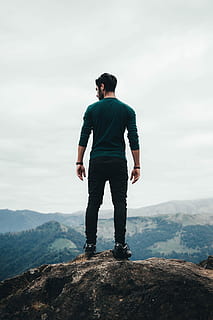 Mann, Stehen, Felsformation, felsig, Berg, Weiß, Himmel, tagsüber, Ansicht von oben, Ausschau halten, Gipfel, erkunden, Rückansicht, Abenteuer, Wald, ich rannte, Inspiration, Abenteurer, Wanderung, Lebensabenteuer, mou5avi, eine Person, Rock - Objekt, Rock, Freizeitbeschäftigung, echte Menschen, Schönheit in der Natur, solide, in voller Länge, Szenen - Natur, Nicht-städtische Szene, Lebensstile, Legere Kleidung, Gebirge, ruhige Szene, junge Männer, Natur, draußen, Blick auf Ansicht, 5K, CC0, gemeinfrei, lizenzfrei
