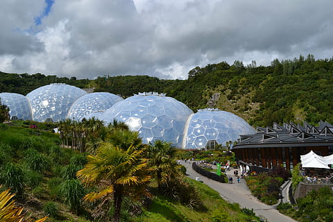 Eden, Projekt, Cornwall, Umgebung, Ökologie, England, Kuppel, Erhaltung, Gewächshaus, Natur, Pflanze, Umwelt, die Architektur, biome, Vereinigtes Königreich, Ökosystem, Kugel, Gartenbau, Tourist, Blumen, tropisch, botanisch, Öko, Baum, Himmel, wolke - himmel, keine Leute, gebaute Struktur, Schönheit in der Natur, Reiseziele, draußen, grüne Farbe, Land, Berg, Szenen - Natur, Landschaft, Tag, Wasser, 4K, CC0, gemeinfrei, lizenzfrei