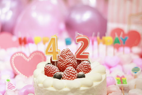alb, roșu, tort de capsuni, 42 lumânare, lumânare, desert, tort, celebrare, mâncare dulce, alimente, zi de nastere, decor, briose, petrecere - eveniment social, bomboane, glazură, gurmand, multi colorate, dragoste, nici o persoana, forma de inima, dulce, mancare si bautura, copt, eveniment, culoarea roz, aniversare, emoție pozitivă, indulgenţă, emoţie, valentine - sărbătoare, ziua de nastere lumânări, ispită, mesaj, 1080P, CC0, domeniu public, fără drepturi de autor
