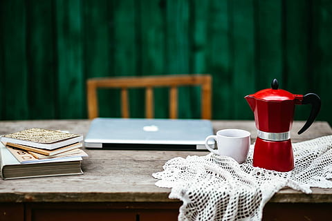 vintage workplace, Vintage, workplace, workspace, computer, macbook, technology, desk, laptop, countryside, green boards, cup, table, coffee - Drink, book, wood - Material, old-fashioned, drink, retro Styled, cafe, no People, red, indoors, day, close-up, coffee cup, mug, food and drink, coffee, still life, focus on foreground, refreshment, textile, publication, seat, tea cup, crockery, 4K