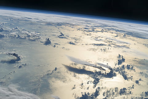 äußere, Raumansicht, Erde, Wolkengebilde, Platz, Kosmos, Himmel, Astronaut, iss, Internationale Raumstation, Flug, Atmosphäre, hoch, Reflexion, Landschaft, Natur, Schnee, Winter, Blau, Flugzeug, draußen, Umgebung, Luftaufnahme, Szenen - Natur, Schönheit in der Natur, ruhige Szene, Ruhe, keine Leute, High Angle View, wolke - himmel, Planet Erde, Nicht-städtische Szene, Tag, kalte Temperatur, Land, schneebedeckter Berg, 2K, CC0, gemeinfrei, lizenzfrei