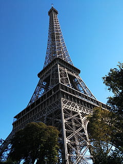 Paris, eiffel, arkitektur, tårn, bygget struktur, lav vinkel visning, høj - høj, træ, historie, himmel, fortiden, rejsemål, by, turisme, rejse, plante, metal, arkitektoniske træk, natur, ingen mennesker, bygning udvendig, udendørs, jern - metal, Spir, 4K, CC0, offentligt domæne, royaltyfrie