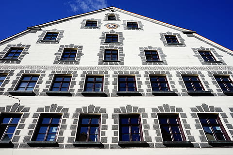 hjemmefront, facade, vindue, vej, by, hjem, foran, vej, by, gyde, leubesches hus, Ulm, bygning, arkitektur, krone lane, blå, bygning udvendig, bygget struktur, ingen mennesker, lav vinkel visning, himmel, sollys, dag, skyfri himmel, side om side, natur, i en række, glas - materiale, udendørs, boligområde, lejlighed, 5K, CC0, offentligt domæne, royaltyfrie