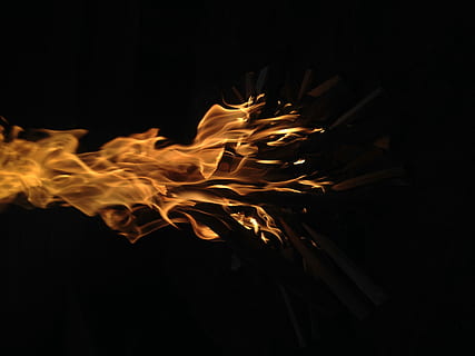 api unggun, kayu bakar yang menyala, api, log, gelap, latar belakang hitam, pembakaran, tembakan studio, gerakan, api - fenomena alam, suhu panas, tidak ada orang, abstrak, tanda, alam, asap - struktur fisik, gerakan kabur, dalam ruangan, menyalin ruang, tanda peringatan, komunikasi, merapatkan, fenomena cahaya - alami, latar belakang abstrak, berubah bentuk, 2K, CC0, domain publik, bebas royalti