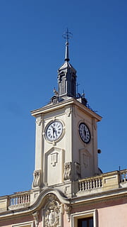 byggnad, klocktorn, klocka, klocktornet, tid, byggnad exteriör, arkitektur, blå, byggd struktur, lågvinkelvy, himmel, klar himmel, torn, religion, tro, plats för dyrkan, natur, andlighet, dag, inget folk, klockansikte, minuters hand, 4K, CC0, offentligt domän, royaltyfria