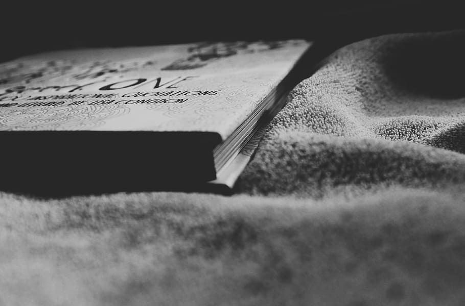 immer noch, Artikel, Dinge, Buch, Seiten, schwer, gebunden, Blätter, Decke, Textur, Bokeh, Nahansicht, selektiver Fokus, Veröffentlichung, drinnen, Papier-, keine Leute, Bildung, Kommunikation, Stillleben, Text, Notizblock, Stift, Seite, öffnen, Verbindung, Handschrift, Tagebuch, dokumentieren, 4K