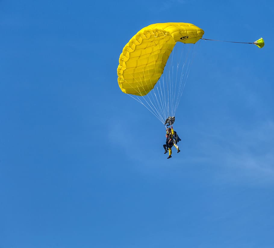 paracaigudista, vol, paracaigudisme, volar, dom, Esports extrems, esport, parapent, paracaigudes, aventura, a l'aire, cel, volant, persona irreconeixible, activitat d'oci, llibertat, estils de vida, persones reals, joia, transport, alegria, moviment, dia, lliscament, naturalesa, a l'aire lliure, parasailing, 4K