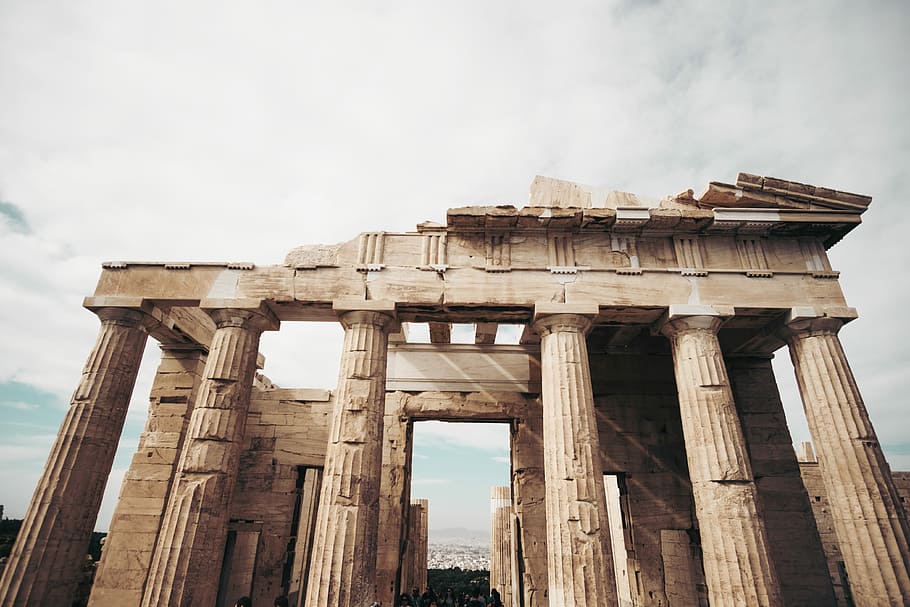 Brun, parthenon, orm, se fotografering, beige, beton, arkitektur, dagtimerne, Acropoli, Sky, himmel, søjle, kolonne, lys, gammel, tempel, ruin, historisk, ikon, milepæl, berømt, Athen, Grækenland, 27mm, xt10, Fujifilm, rejse, historie, bygget struktur, gammel ruin, fortiden, gamle civilisation, arkitektoniske kolonne, rejsemål, beskadiget, turisme, dag, arkæologi, ødelagt, natur, gået i stykker, dårlig stand, ingen mennesker, forringelse, udendørs, søjlegang, oldtidshistorie, 4K
