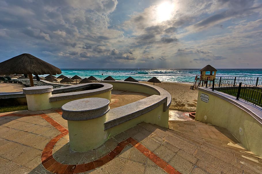 Marrone, cottage, spiaggia, barca, cielo drammatico, idilliaco, isola, paesaggio, tempo libero, natura, oceano, all'aperto, molo, ricreazione, rilassamento, ricorrere, sabbia, mare, paesaggio marino, riva del mare, cielo, estate, sole, viaggio, tropicale, vacanza, acqua, nuvola - cielo, orizzonte, orizzonte sull'acqua, terra, scenics - natura, bellezza nella natura, la tranquillità, scena tranquilla, nessuno, luce del sole, tramonto, 5K