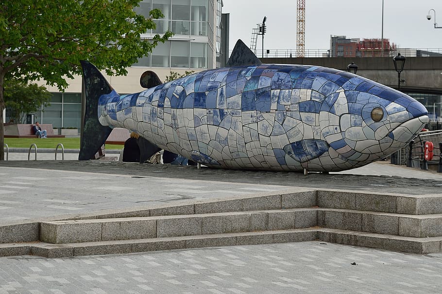 belfast, památník, Ryba, architektura, stavba, exteriér budovy, den, Příroda, nebe, umění a řemesla, město, nikdo, destinace, venku, sochařství, zastoupení, cestovat, přeprava, řemeslo, zastoupení zvířat, způsob dopravy, cestovní ruch, tvořivost, 4K