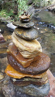 rocce, pila, equilibrio, cascata, avvicinamento, concentrarsi sulle conoscenze acquisite, nessuno, pietra - oggetto, solido, giorno, natura morta, roccia, cibo, pietra, all'aperto, natura, zen, cibo e bevande, freschezza, roccia - oggetto, metallo, strutturato, ciottolo, tentazione, 5K, CC0, dominio pubblico, privo di copyright