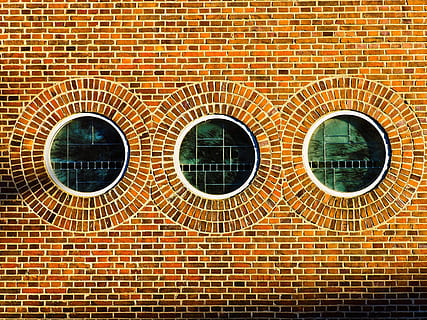 brun, betong, vegg, hull, fasade, vindu, bygning, arkitektur, hauswand, murstein, düsseldorf, kirkevindu, kirke, murverk, murvegg, veggbyggingsfunksjon, bygge eksteriør, bygget struktur, full ramme, mønster, ingen folk, geometrisk form, bakgrunn, dag, form, design, flis, utendørs, gulv, 4K, CC0, offentlig domene, opphavsrett gratis