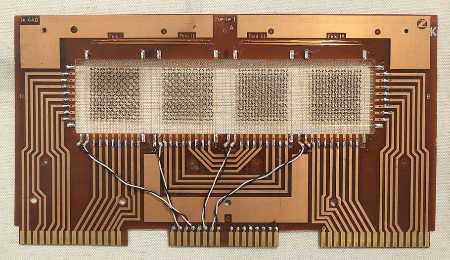 maquinari de l'ordinador, PCB, imprès, ordinador, maquinari, circuit, pissarra, nucli, memòria, magnètic, tecnologia, indústria electrònica, metall, cable, cap gent, fons, ratlles, patró, a l'interior, marró, directament a sobre, taula, comunicació, equipament, modern, connexió, funció de construcció de parets, primer pla, marc, música, acer, cultura i entreteniment artístic, aliatge, equipament elèctric, 4K