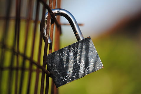 black padlock, padlock, lock, security, unlock, protection, safety, safe, secure, close-up, metal, focus on foreground, hanging, no people, fence, barrier, day, boundary, outdoors, selective focus, nature, wire, old, rusty, 4K, CC0, public domain, royalty free