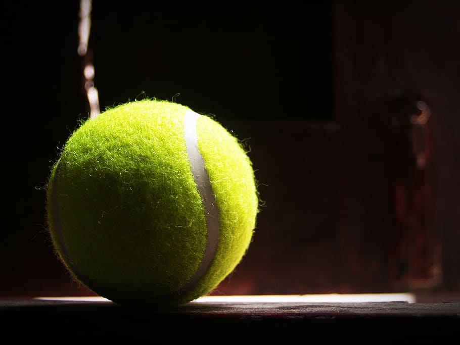 beisbol verd, pilota, raqueta, blanc, groc, fons, primer pla, aïllat, oci, pelut, vista, recreatiu, tennis, tir, brillant, corba, tenis, competitiu, cercle, equipament, objecte, esfera, rodó, competició, solter, joc, esport, pilota de tennis, fruita, tir de l'estudi, cap gent, a l'interior, fons negre, alimentació saludable, color verd, centrar-se en primer pla, menjar i beguda, dos objectes, menjar, sol objecte, dia, ombra, benestar, 2K