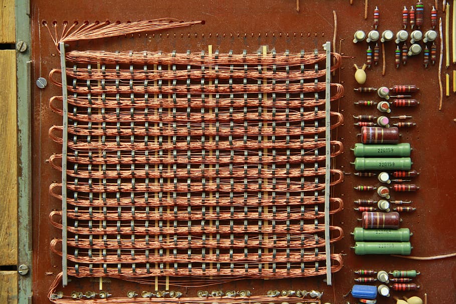 ordinador, magnètic, nucli, rom, PCB, magnètic, nucli, pissarra, circuit, bobina, memòria, imprès, electrònica, vermell, a l'interior, material de fusta, cap gent, dia, primer pla, gran grup d'objectes, marró, abundància, arranjament, contenidor, menjar i beguda, ordre, vista d’angle alt, menjar, metall, net, natura morta, elecció, pila, indústria, equipament, 4K