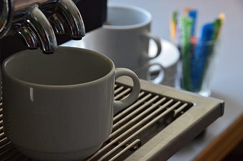 kaffe, te, pause, kop, mad og drikke, krus, drikke, kaffekop, tæt på, ingen mennesker, indendørs, porcelæn, hjemlige værelse, husholdningsudstyr, kaffe - drikke, hjem, livsstil, mad, varm drikke, husholdnings køkken, køkken, køkkenredskaber, forfriskning, te kop, 4K, CC0, offentligt domæne, royaltyfrie