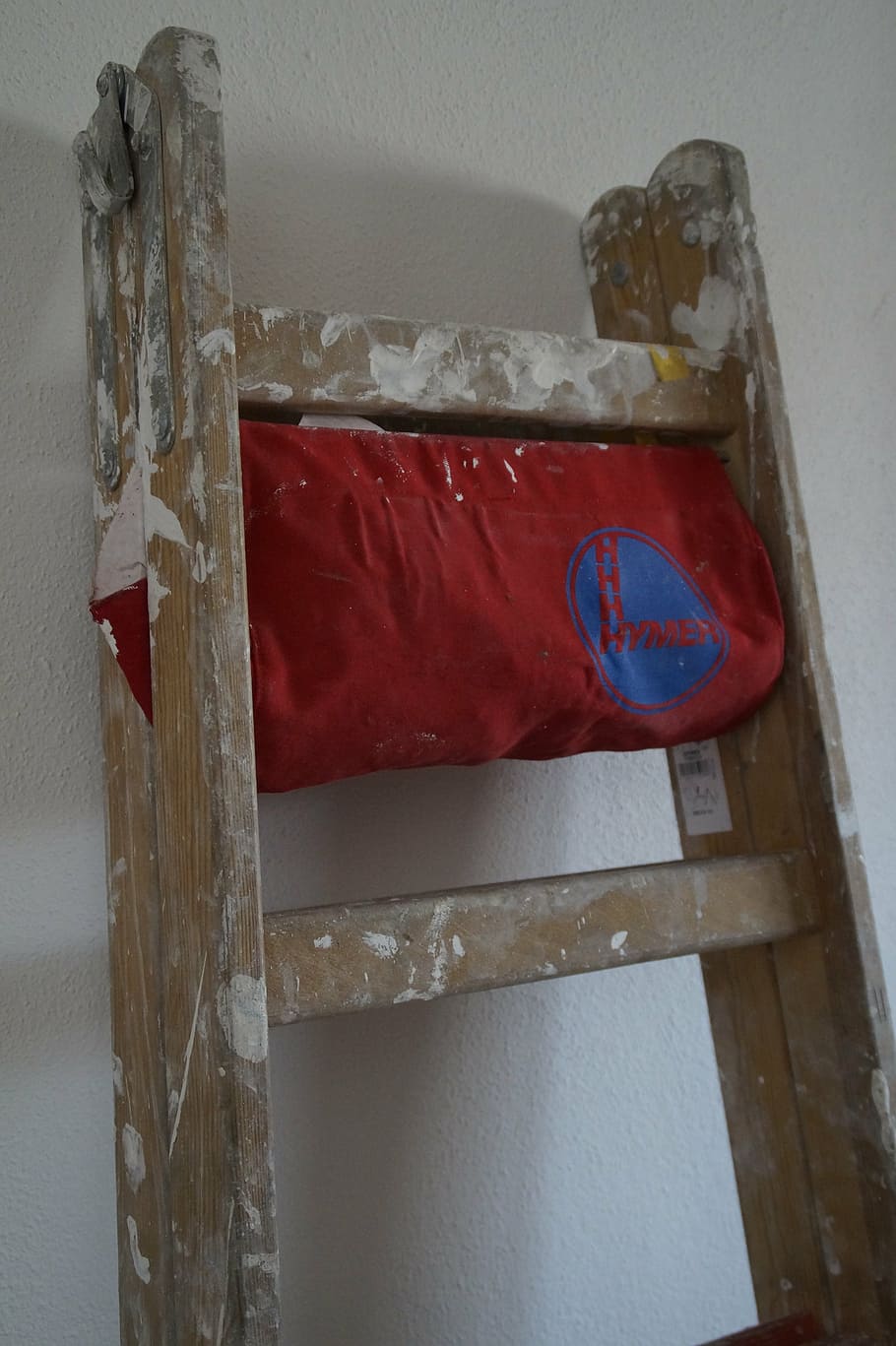 malíř, práce malíře, hlava, renovace, smazat, místě, konverze, renovovat, Stavební práce, budova, práce, uvnitř, Červené, nástěnný prvek, nikdo, detail, dřevo - materiál, stálý život, architektura, kontejner, den, zeď, stavba, sdělení, kov, bezpečnost, průhledný, nouzové vybavení, vysoký úhel pohledu, absence, 5K