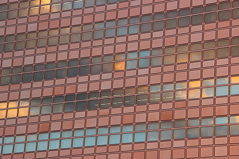 Wolkenkratzer, Fenster, Wolken, Fassade, Gebäude, die Architektur, Spiegeln, Bürogebäude, Glasfront, gebaute Struktur, Muster, orange Farbe, Gebäudehülle, Sonnenuntergang, Hintergründe, keine Leute, modern, Vollbild, Natur, Reflexion, Büro, rot, Bürogebäude außen, draußen, Glas - Material, Flachwinkelansicht, 4K, CC0, gemeinfrei, lizenzfrei