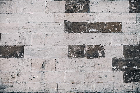 šedá stěna cementu, hnědý, beton, cihlová zeď, zeď, cihlový, textura, vzor, kamenictví, zdivo, pozadí, vinobraní, starý, celý rám, nástěnný prvek, architektura, nikdo, stavba, texturou, zvětralý, den, hrubý, exteriér budovy, venku, zhoršení, pokles, bílá barva, pevný, kamenná zeď, 5K, CC0, veřejná doména, bez autorských práv